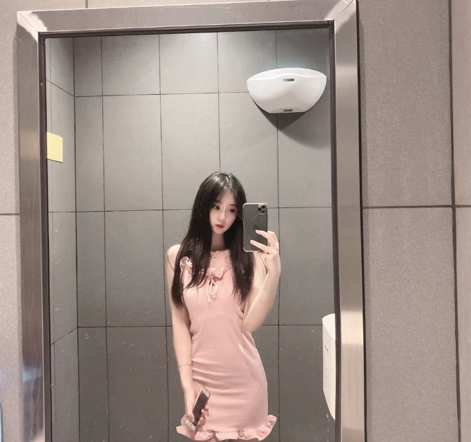 爆艹风Sao蕾丝情趣内衣大学生妹比基尼学过瑜伽舞蹈身材软会压一字马在jb上面旋转